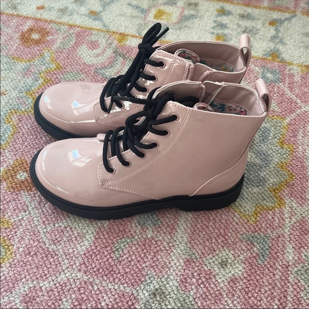 Girls combat boots